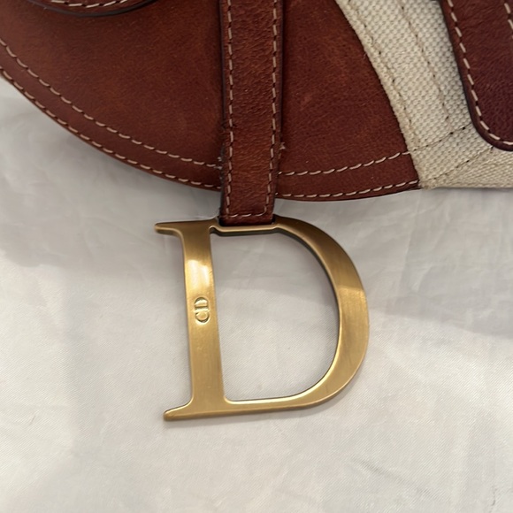 Dior Crossbody Saddle Bag - Picture 4 of 16